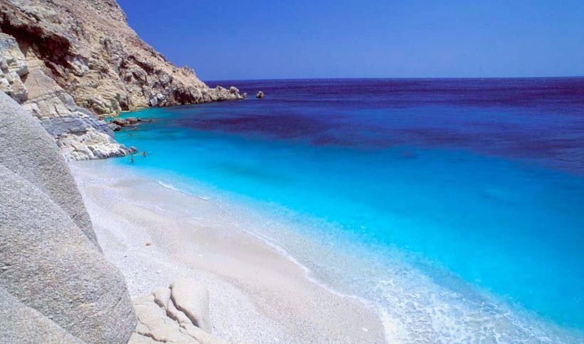 Θάλασσα και ελληνικό τοπίο